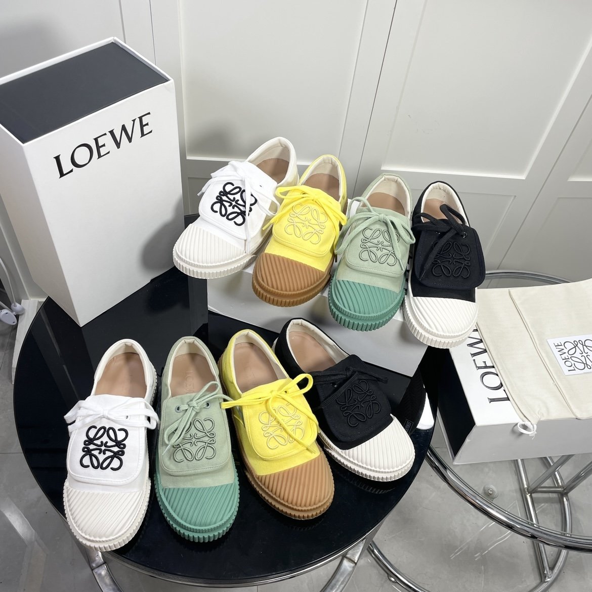 LOEWE 001 Casual shoes XM 032