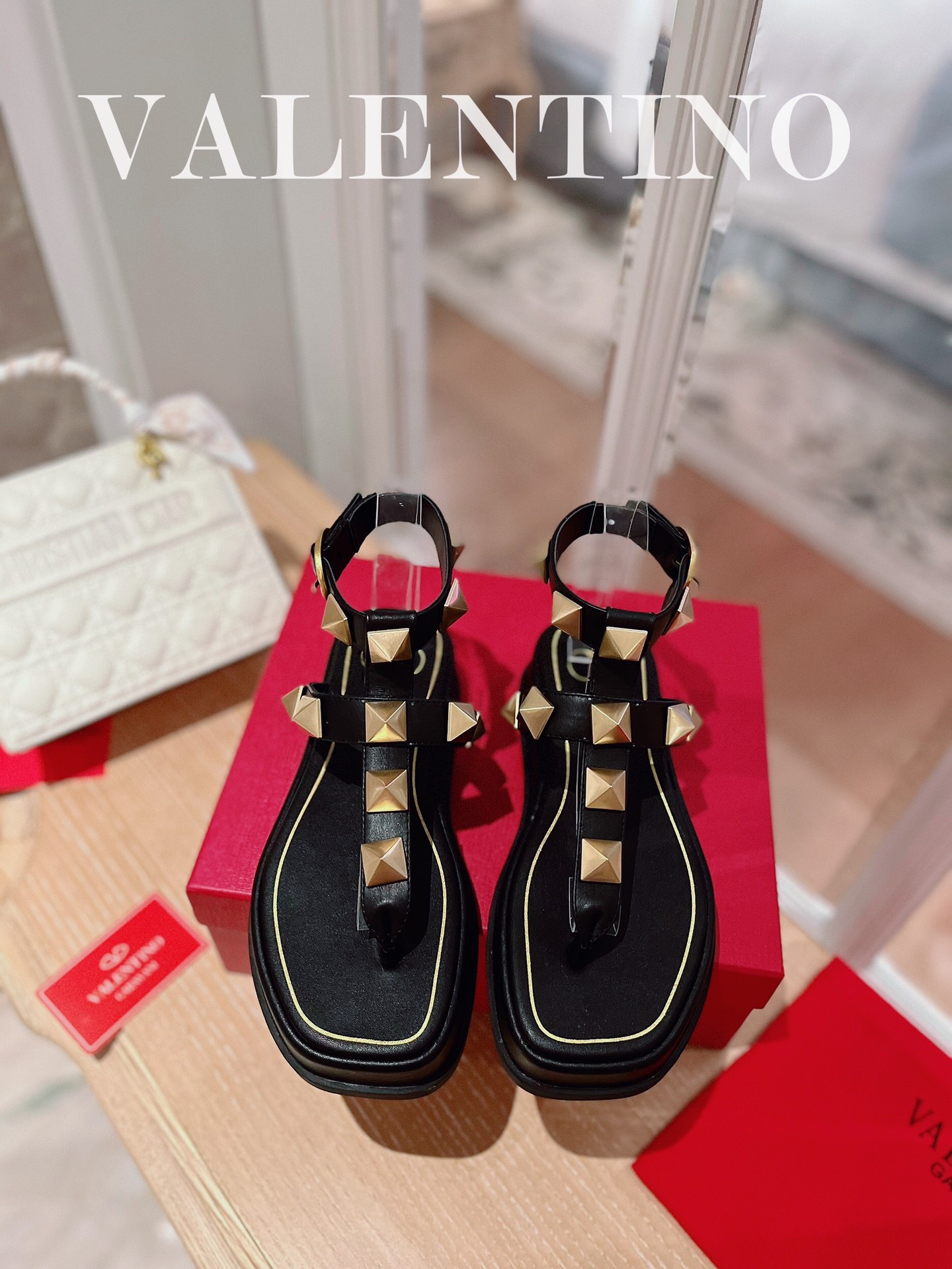 Valentino shoes 010 XM 082