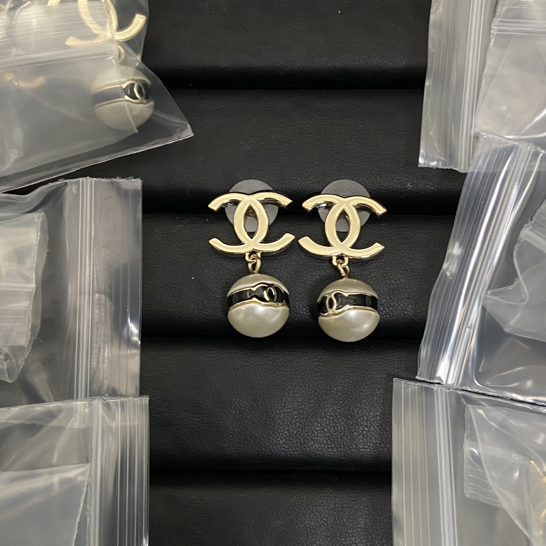 Chanel Earring 060