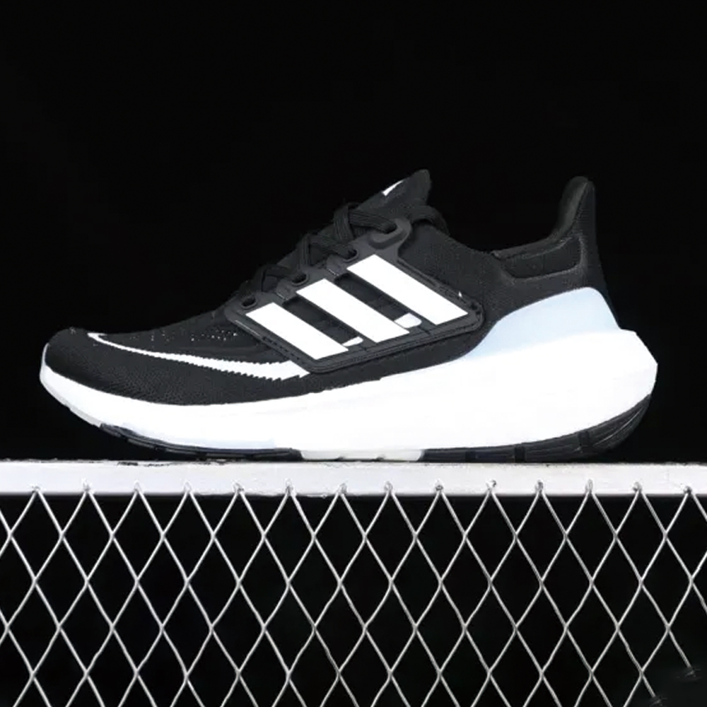 Ad Ultra Boost Light 23 Black HP9203 XM542