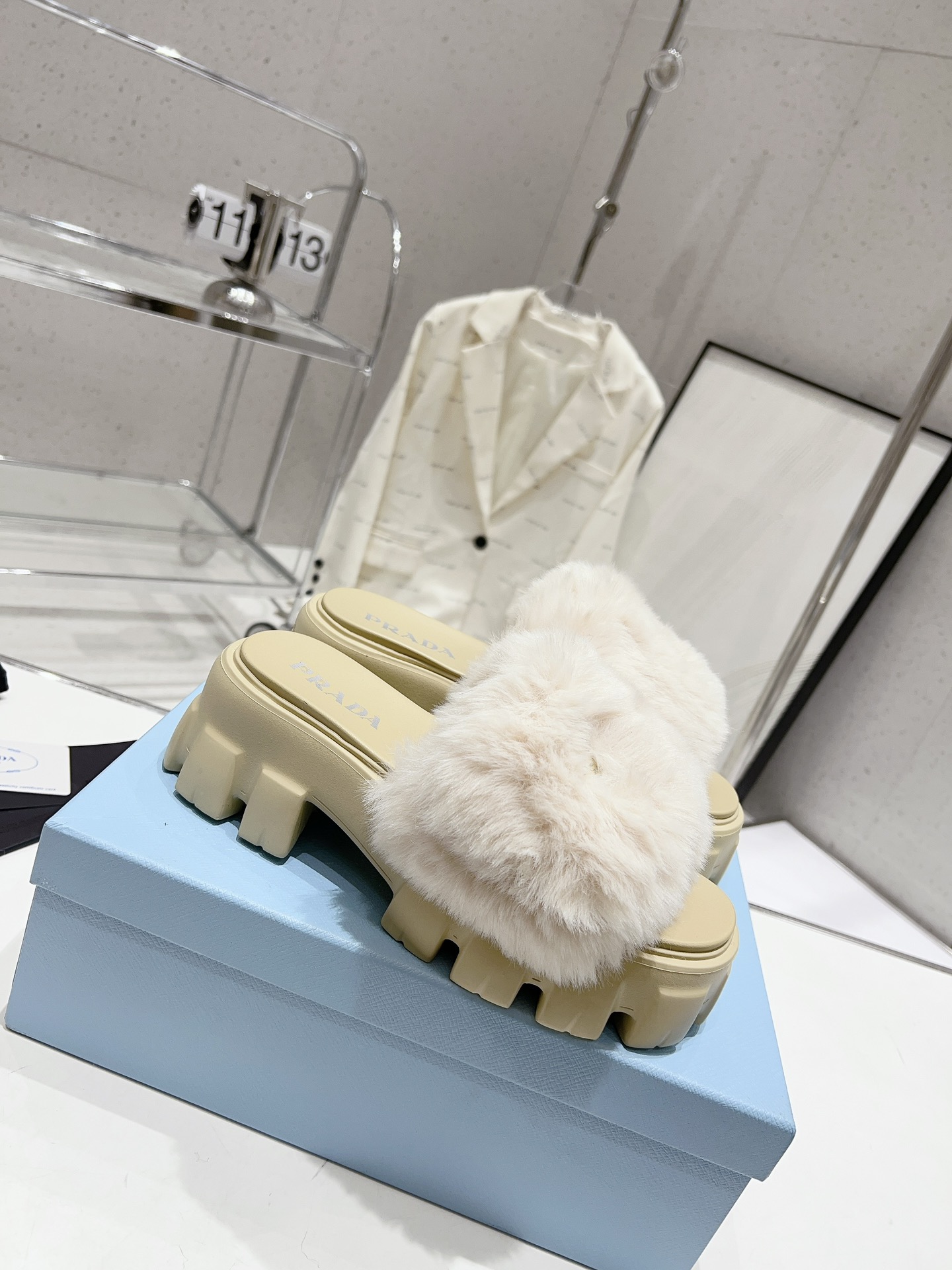 Prada shoes 054 XM082