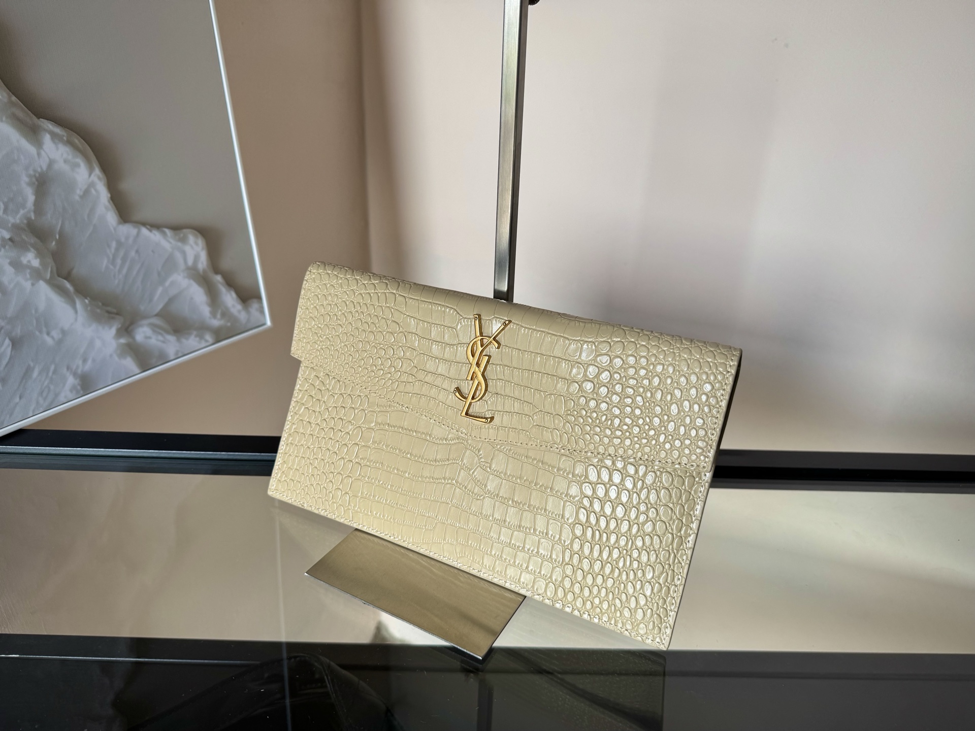 Saint Laurent Shoulder Bag Ladies' Favorite Uptown