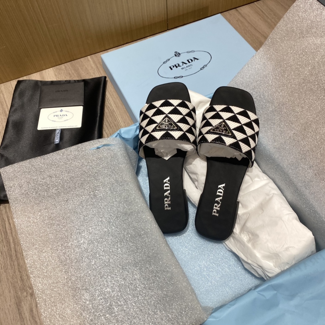 Prada shoes 025 XM 012