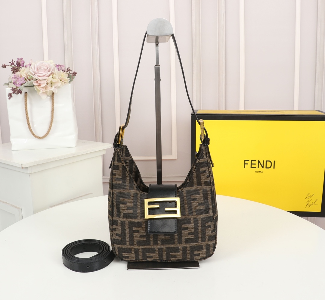Fendi161JQE041 18x9x20 cm