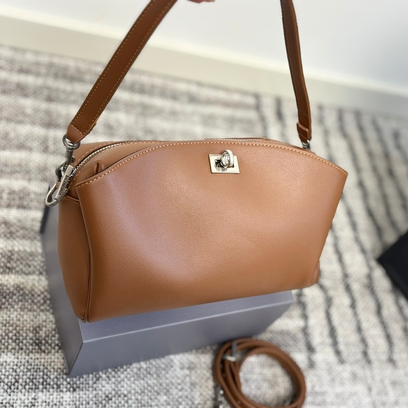 Balenciaga Shoulder Bag Ladies' Favorite