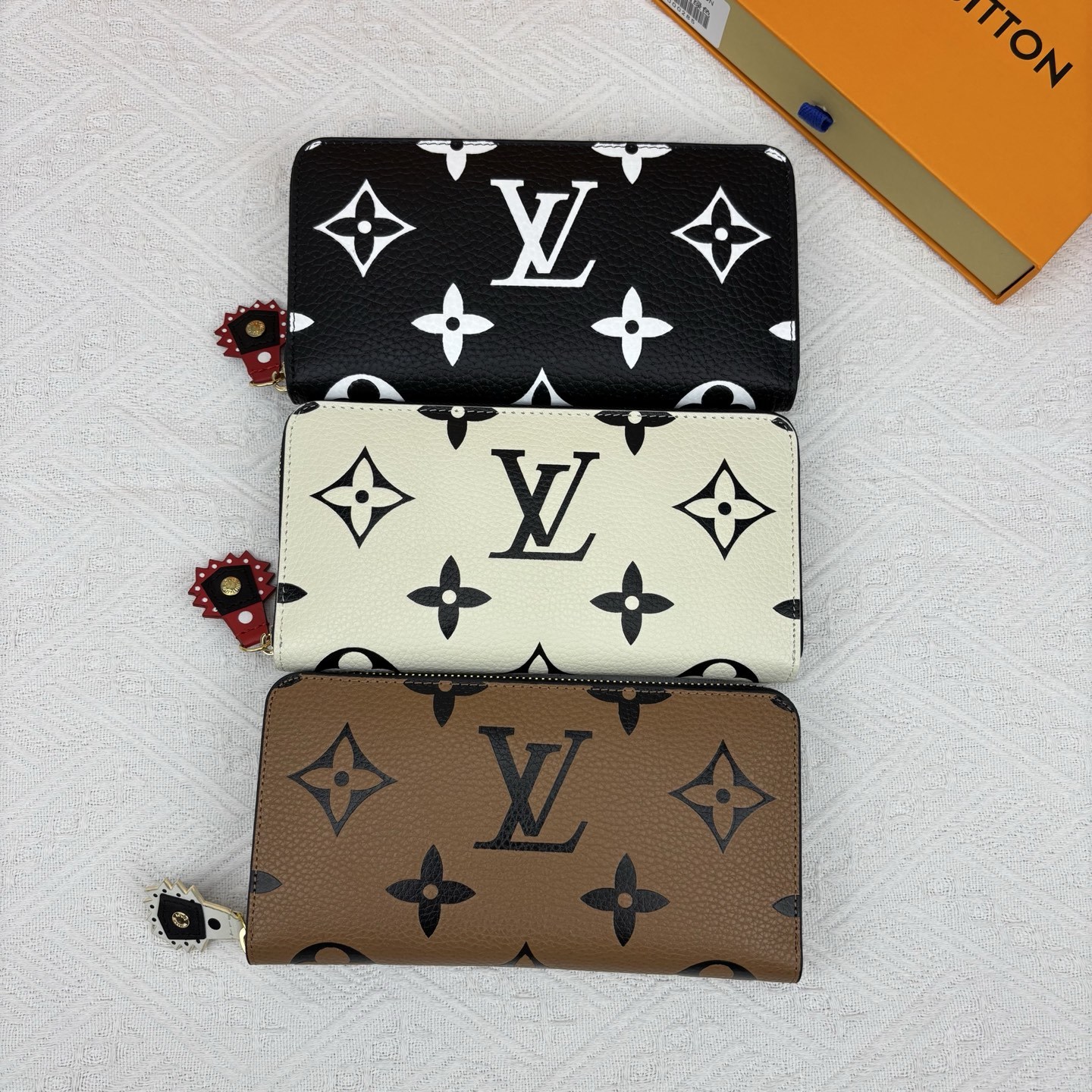 Louis Vuitton Wallet Card Holder Monogram M69698