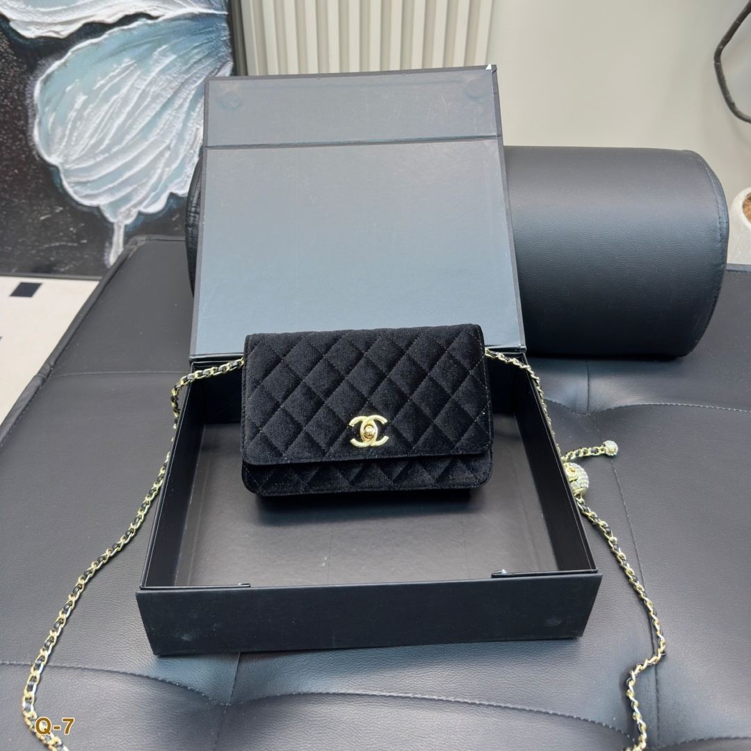 Chanel Shoulder Bag Ladies' Favorite Woc
