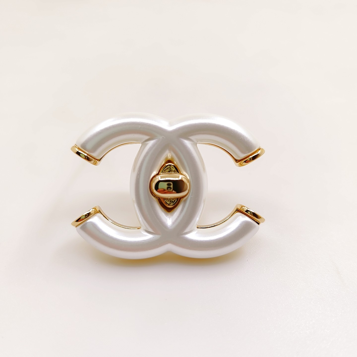 Chanel Brooch 004