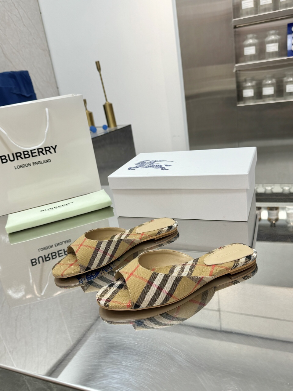 Burberry Shoes Slippers Sheepskin