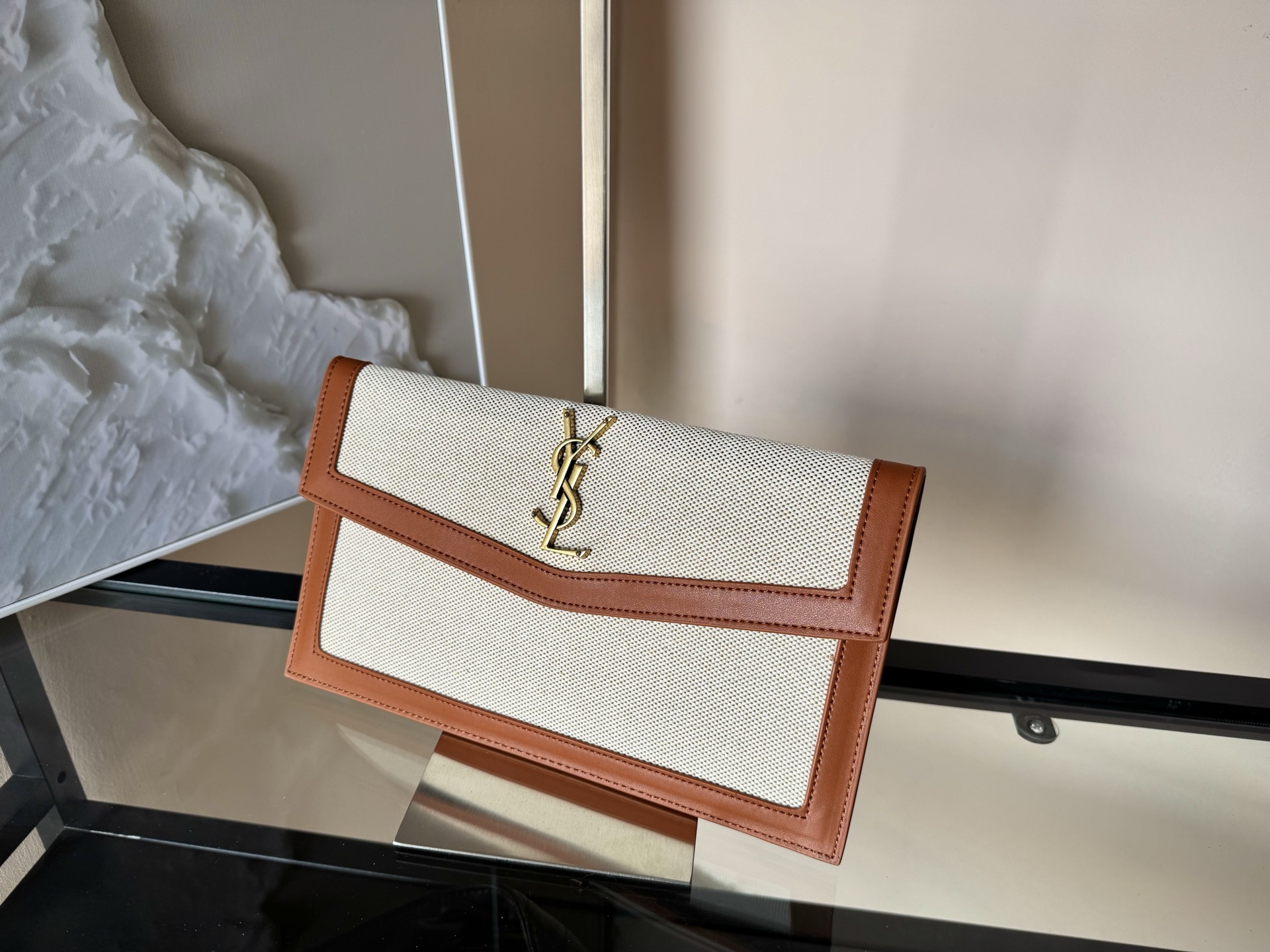 Saint Laurent Shoulder Bag Ladies' Favorite Uptown