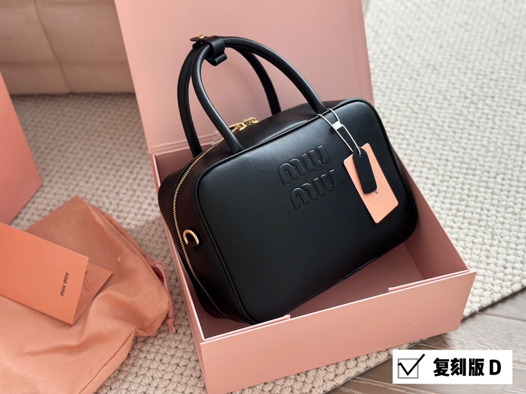 Miu Miu Handbag 006 LLS081 24cm