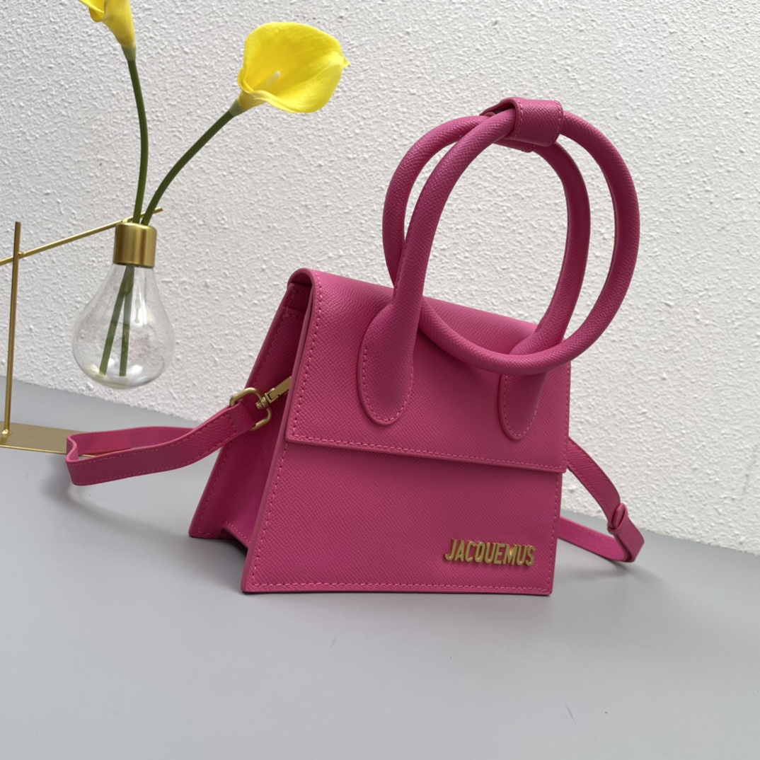 JACQUEMUS 2023 22PJ551