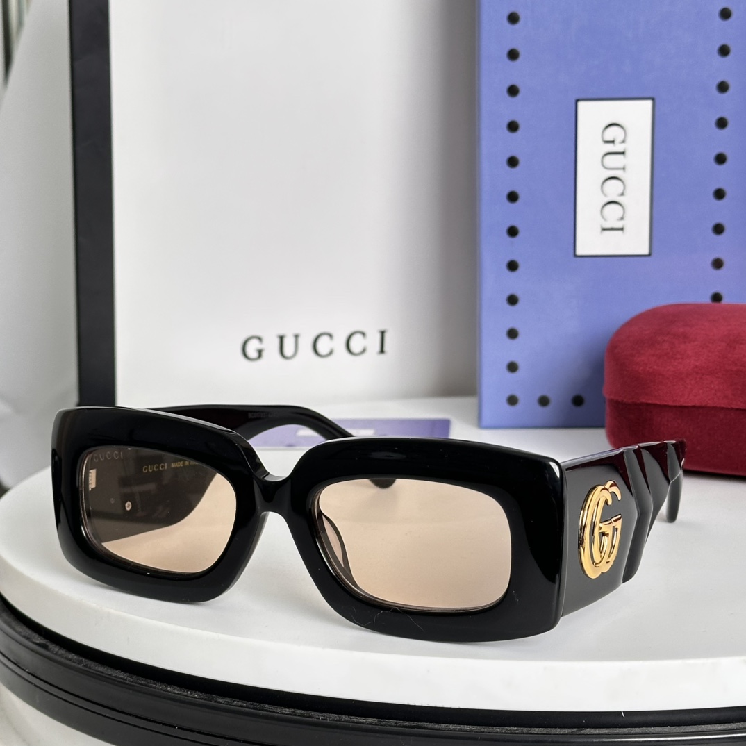 Gucci Sunglasses GG0811S SM021