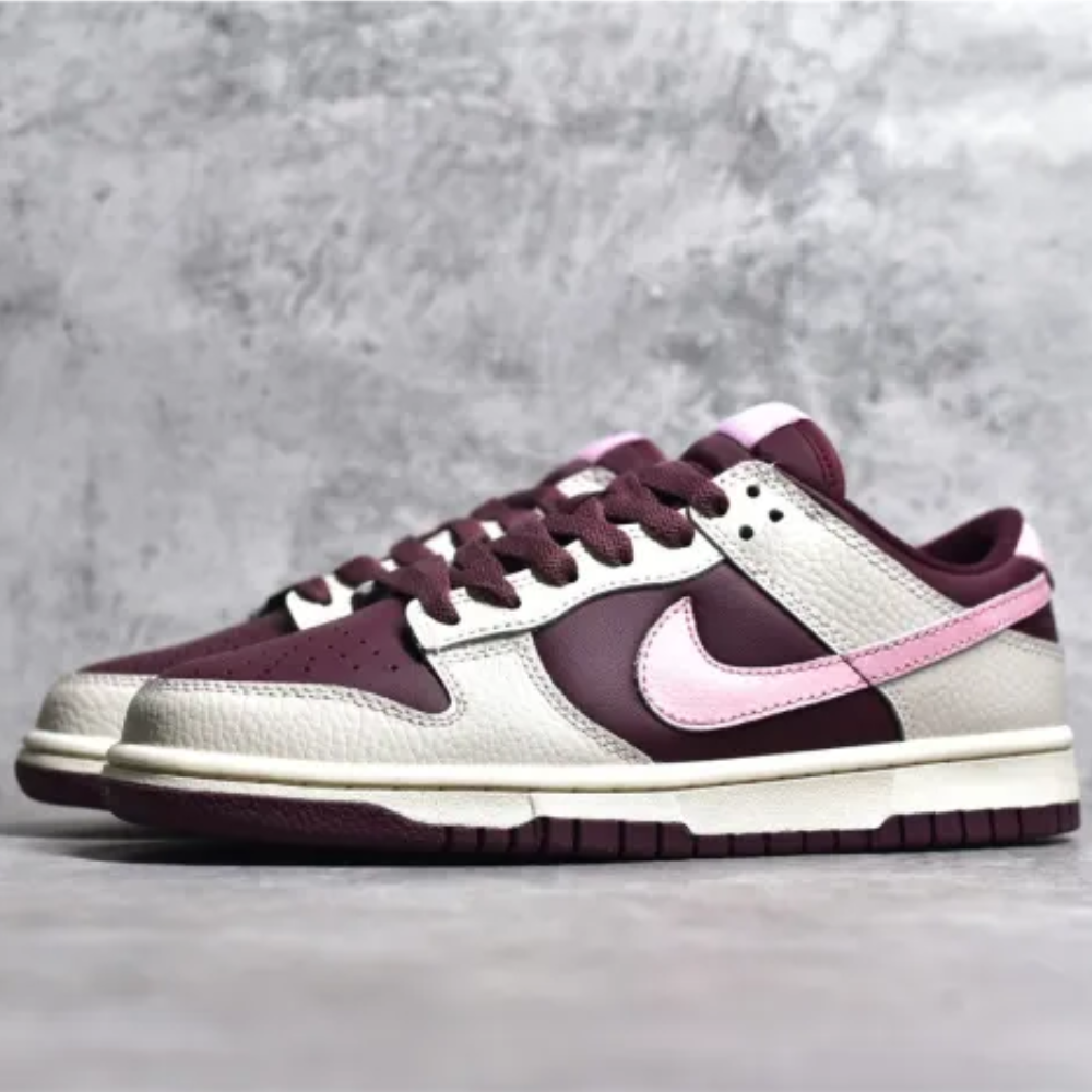 NK Dunk Low Valentine's Day  DR9705-100