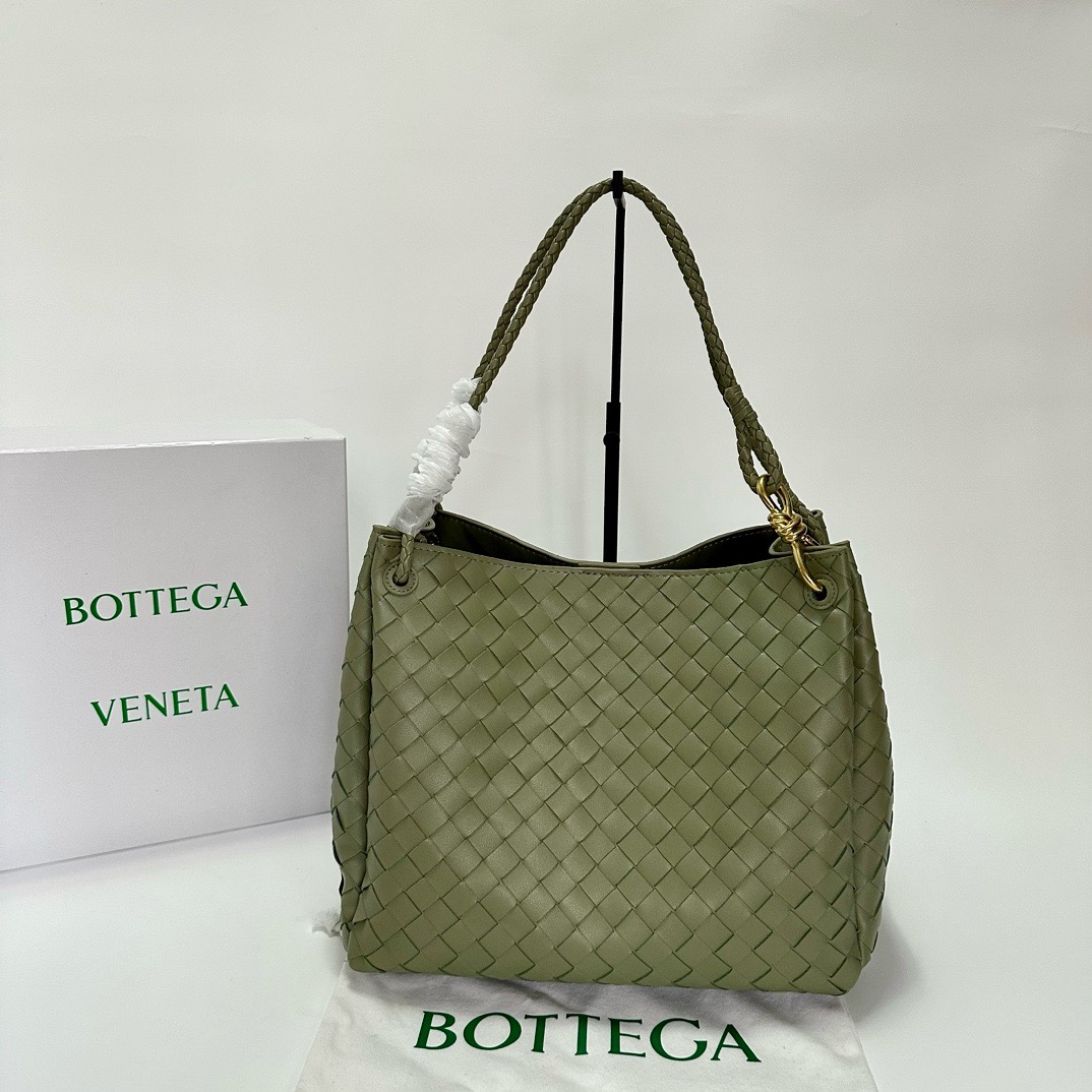 Bottega Veneta Shoulder Bag Ladies' Favorite