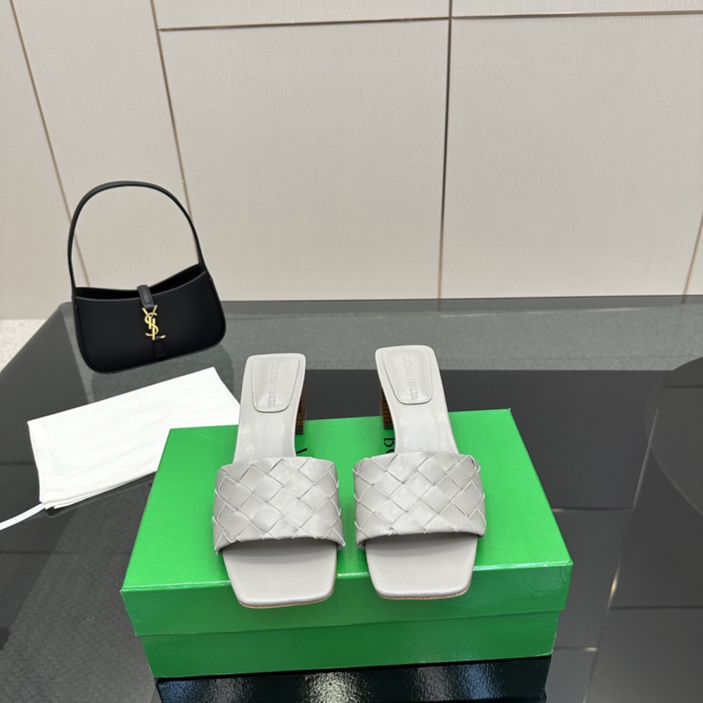 Bottega Veneta Shoes Sandals Sheepskin Leather