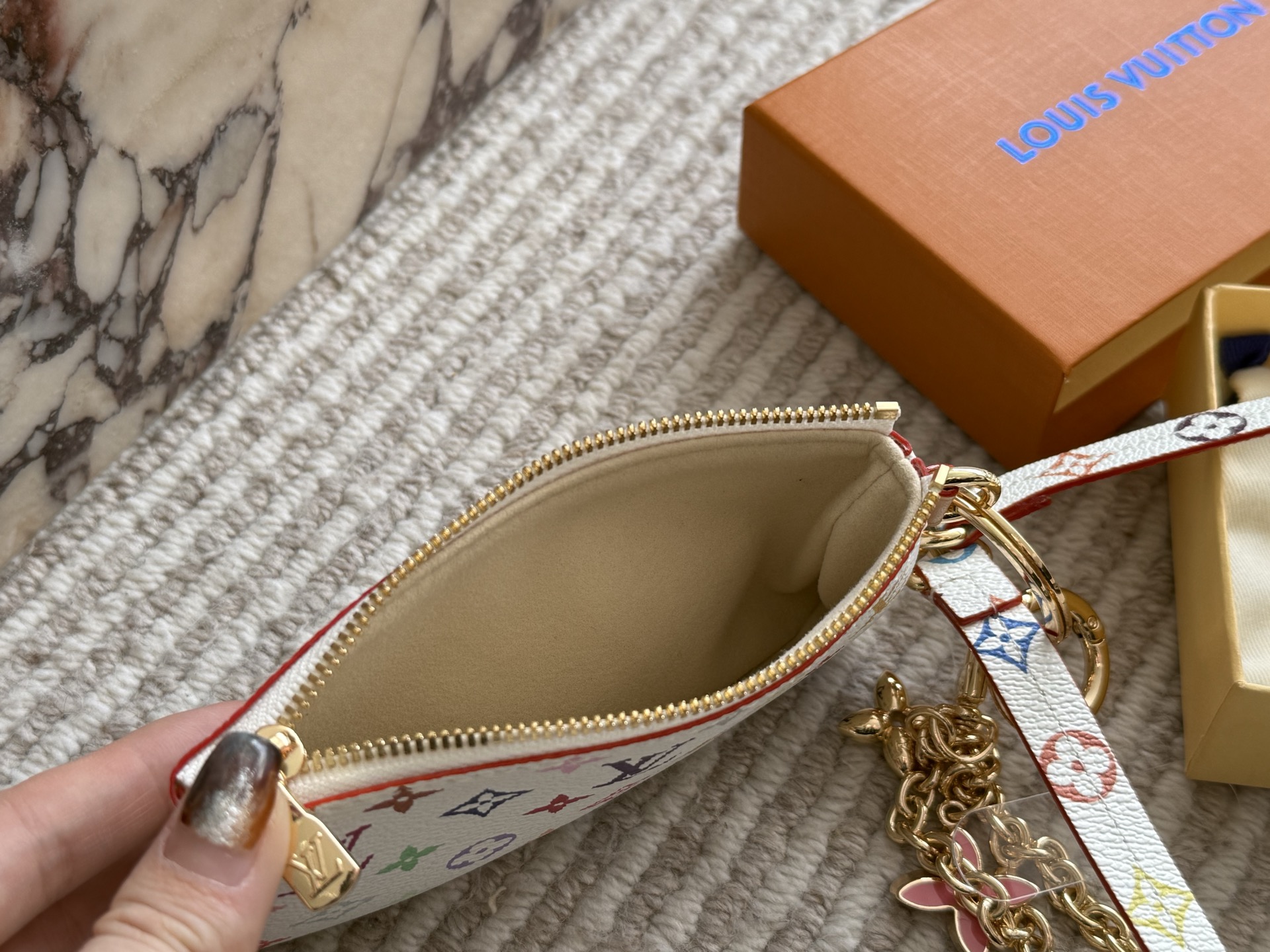 LV Key coin purse 086 DB541