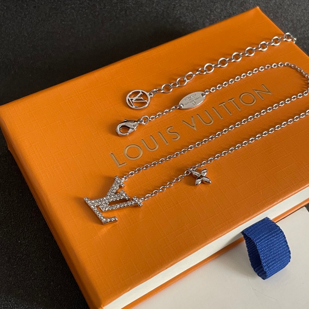 Louis Vuitton Jewelry Necklace Classic pattern design double flower