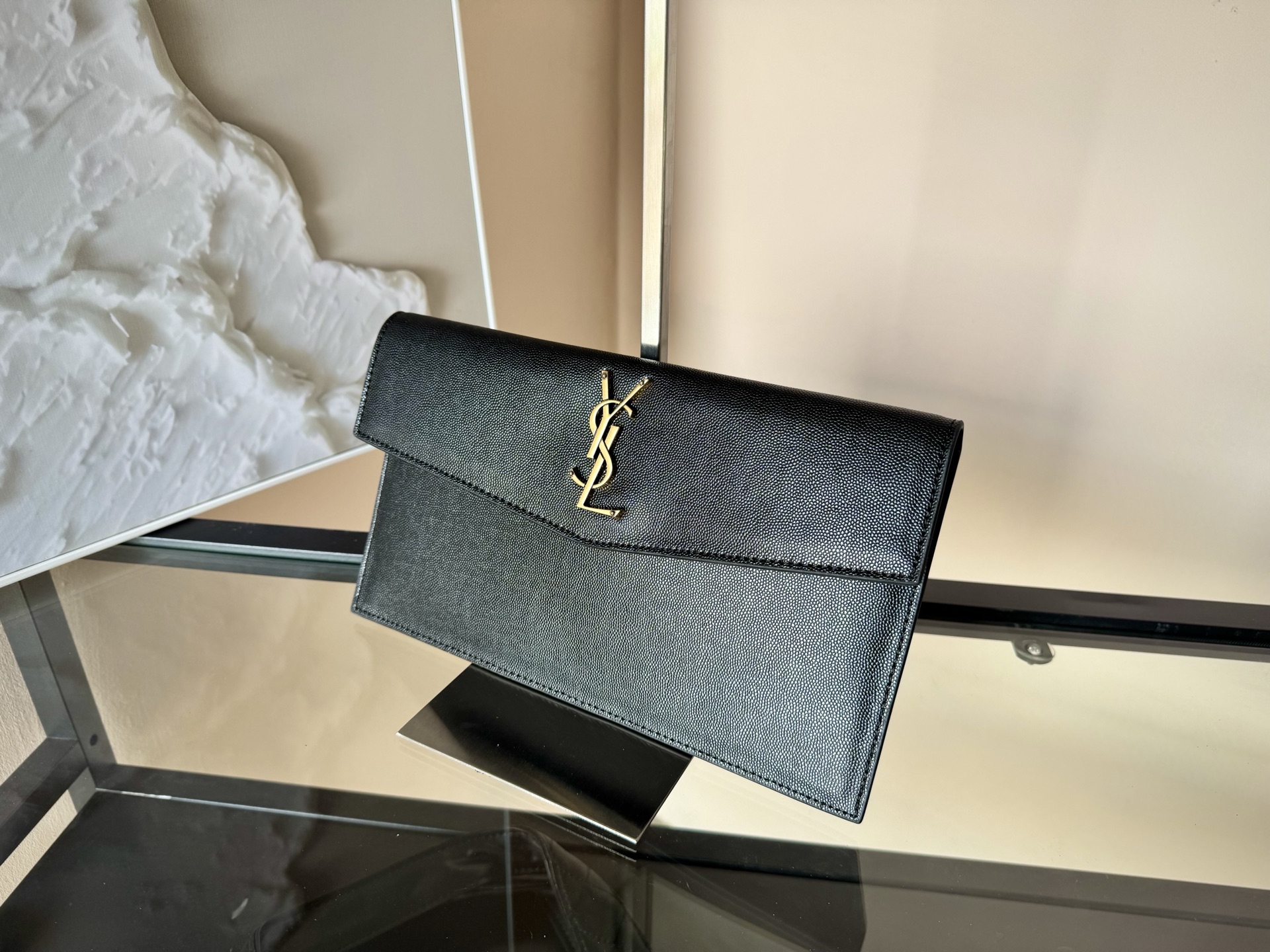 Saint Laurent Shoulder Bag Ladies' Favorite Uptown