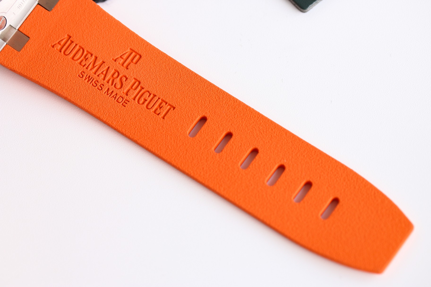 Audemars Piguet ROYAL OAK OFFSHORE 26703 42mm