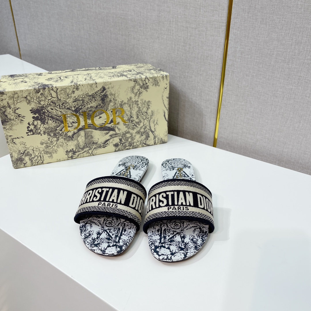 DIOR shoes 004 XM 561 02