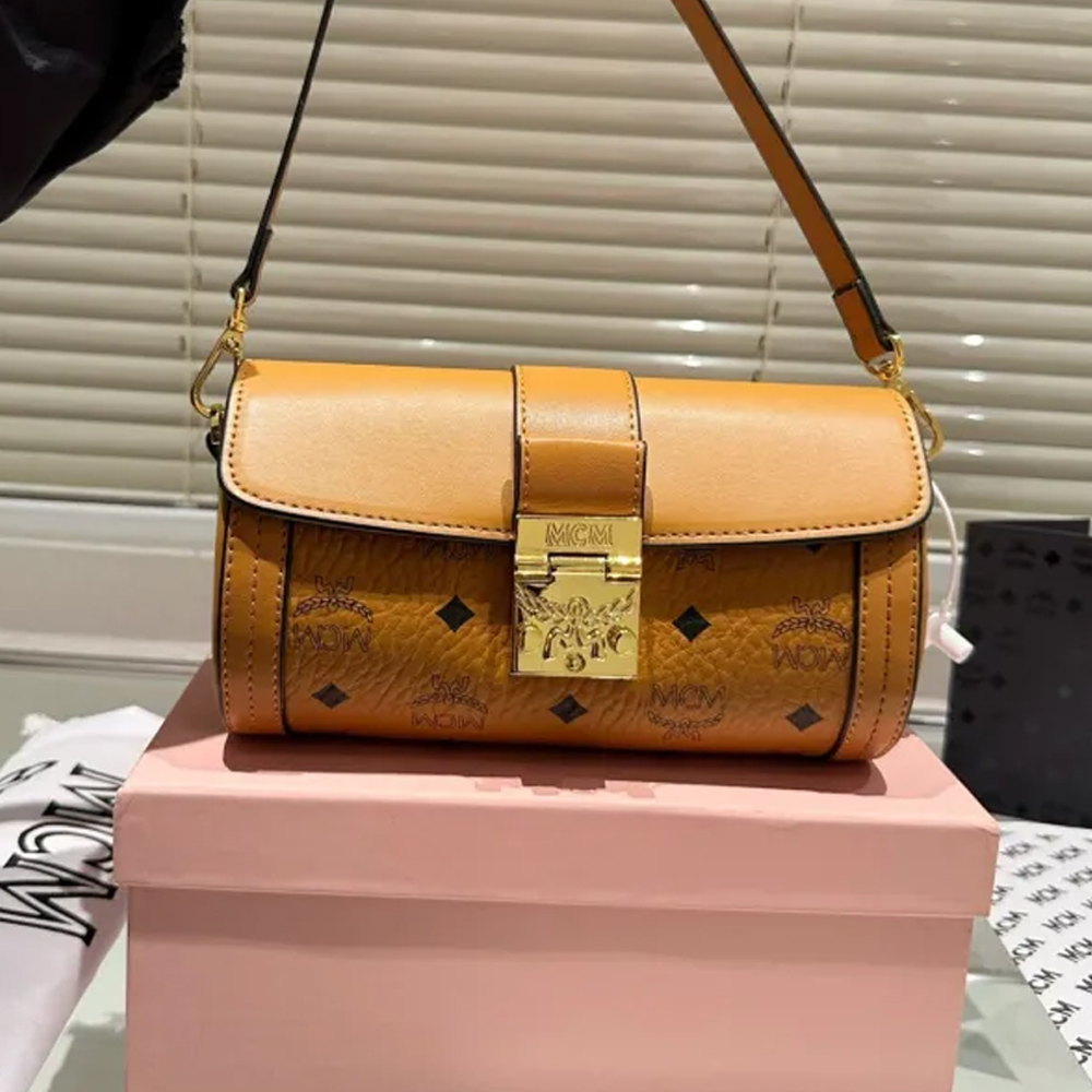MCM Shoulder Bag 020 LLS551 21cm