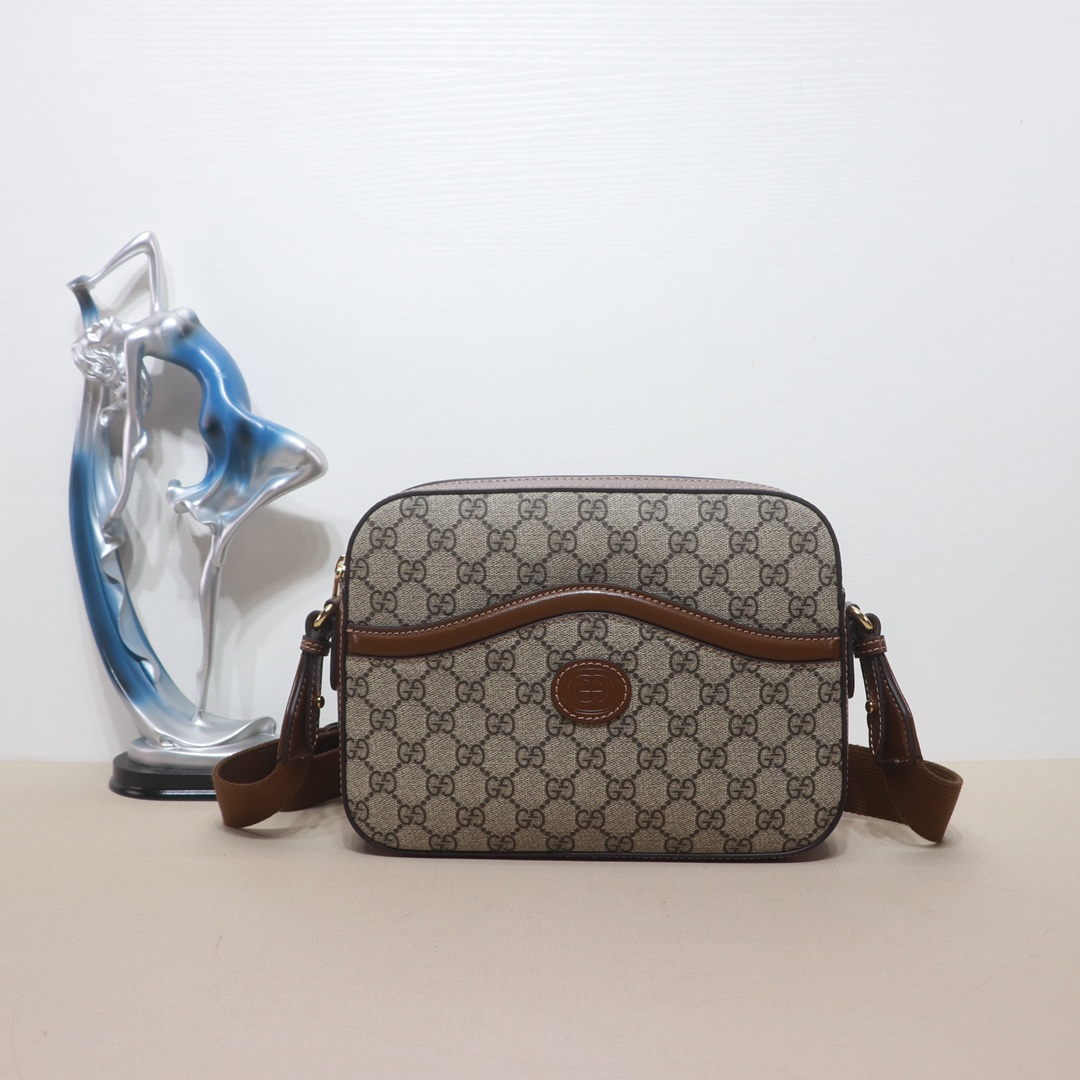 Messenger bag with Interlocking G 675891