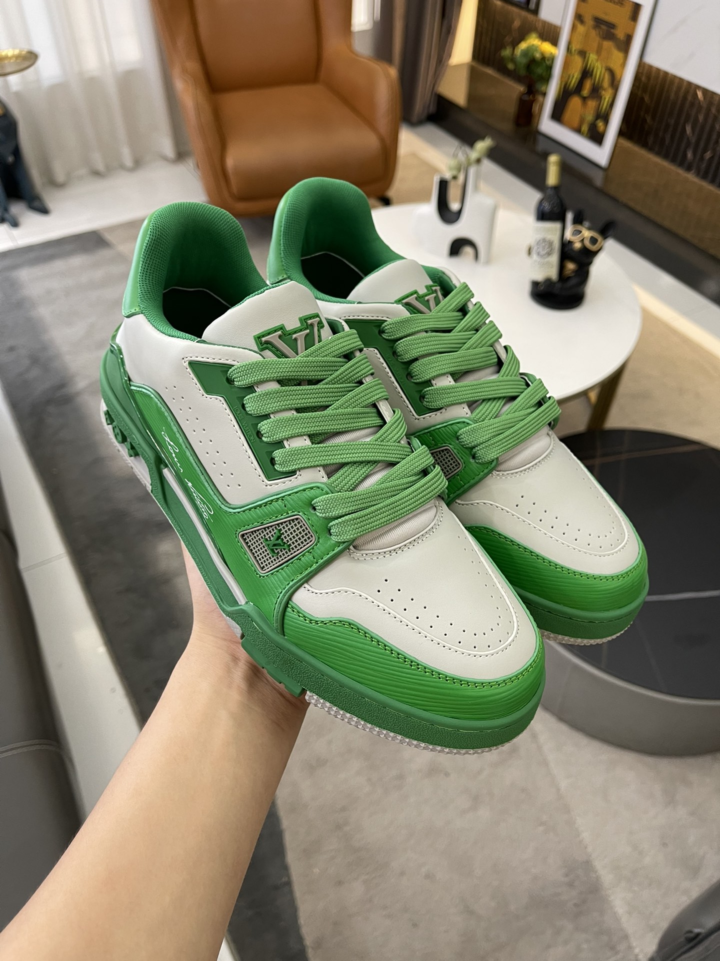 LV 022 Casual shoes XM024 01