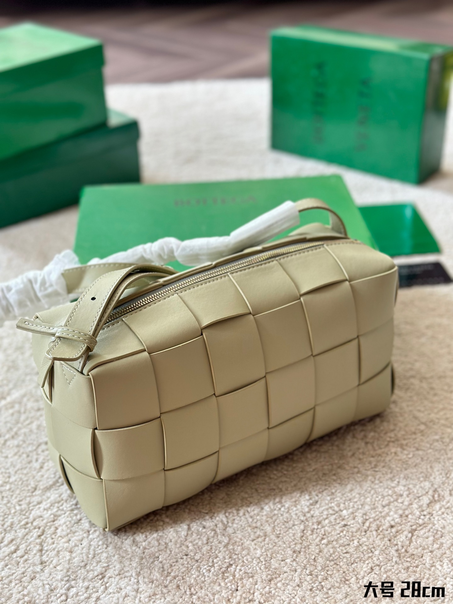 Bottega Veneta Cassette Bag 004 DB551 28cm