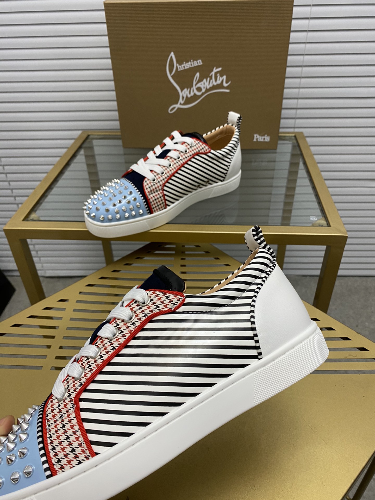 Christian Louboutin 027 Casual shoes HL003