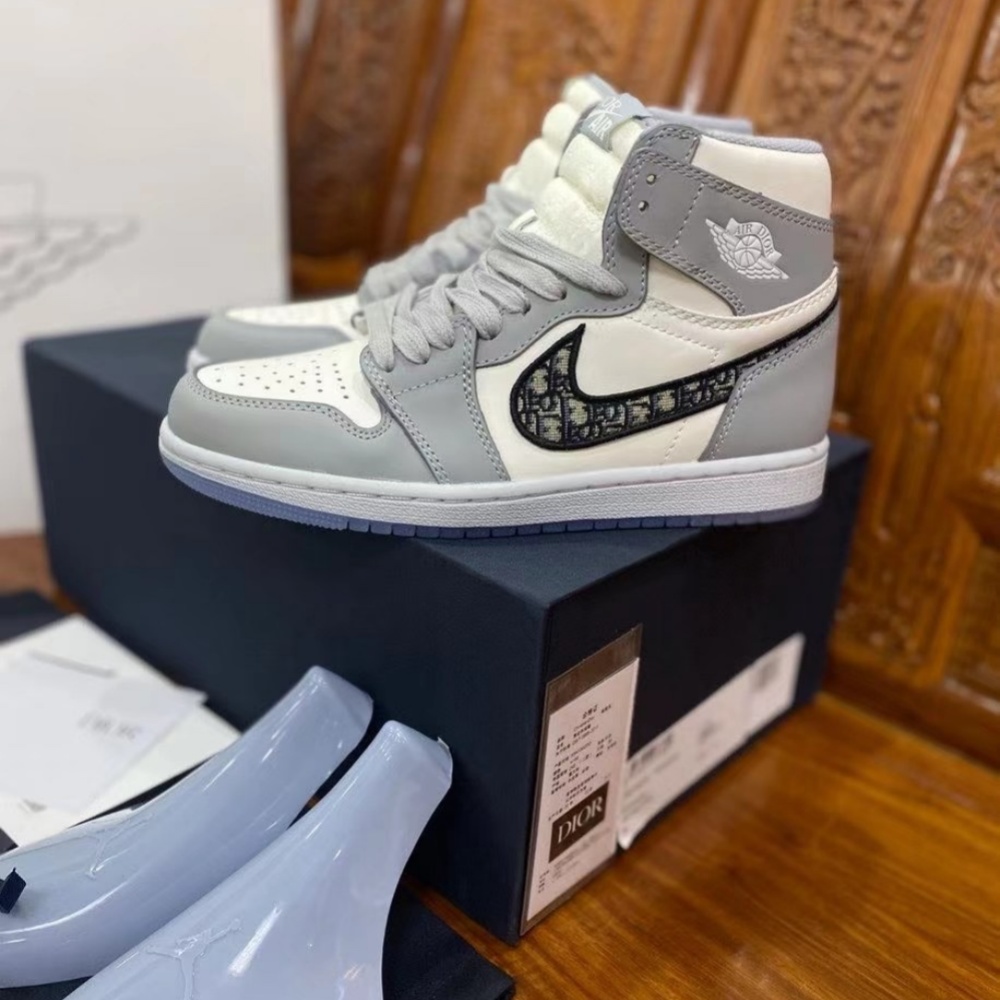 Jardan Sneakers Sports shoes Air Jordan 1 Dior x High OG