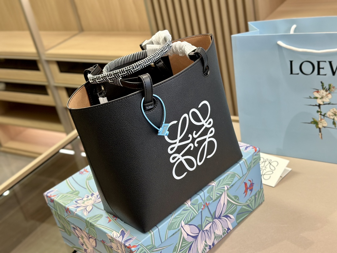 Loewe Tote 016 LLS551 28cm
