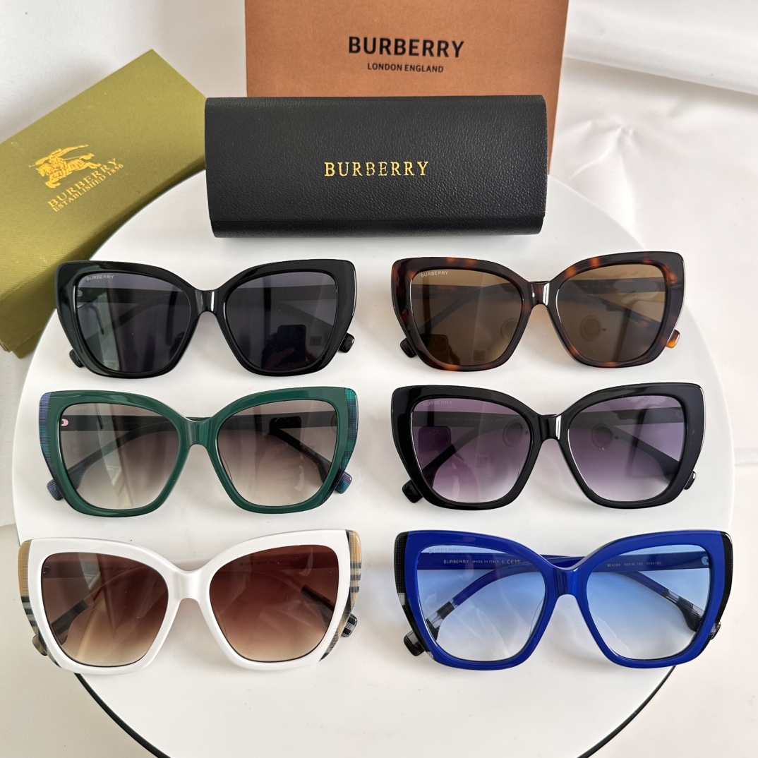 Burberry Sunglasses BE4366 SM051