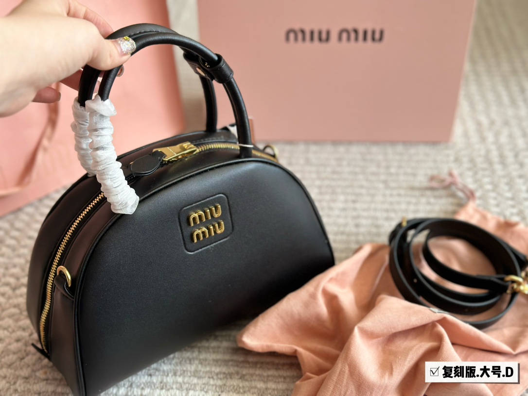 Miu Miu Handbag 010 LLS581 23cm