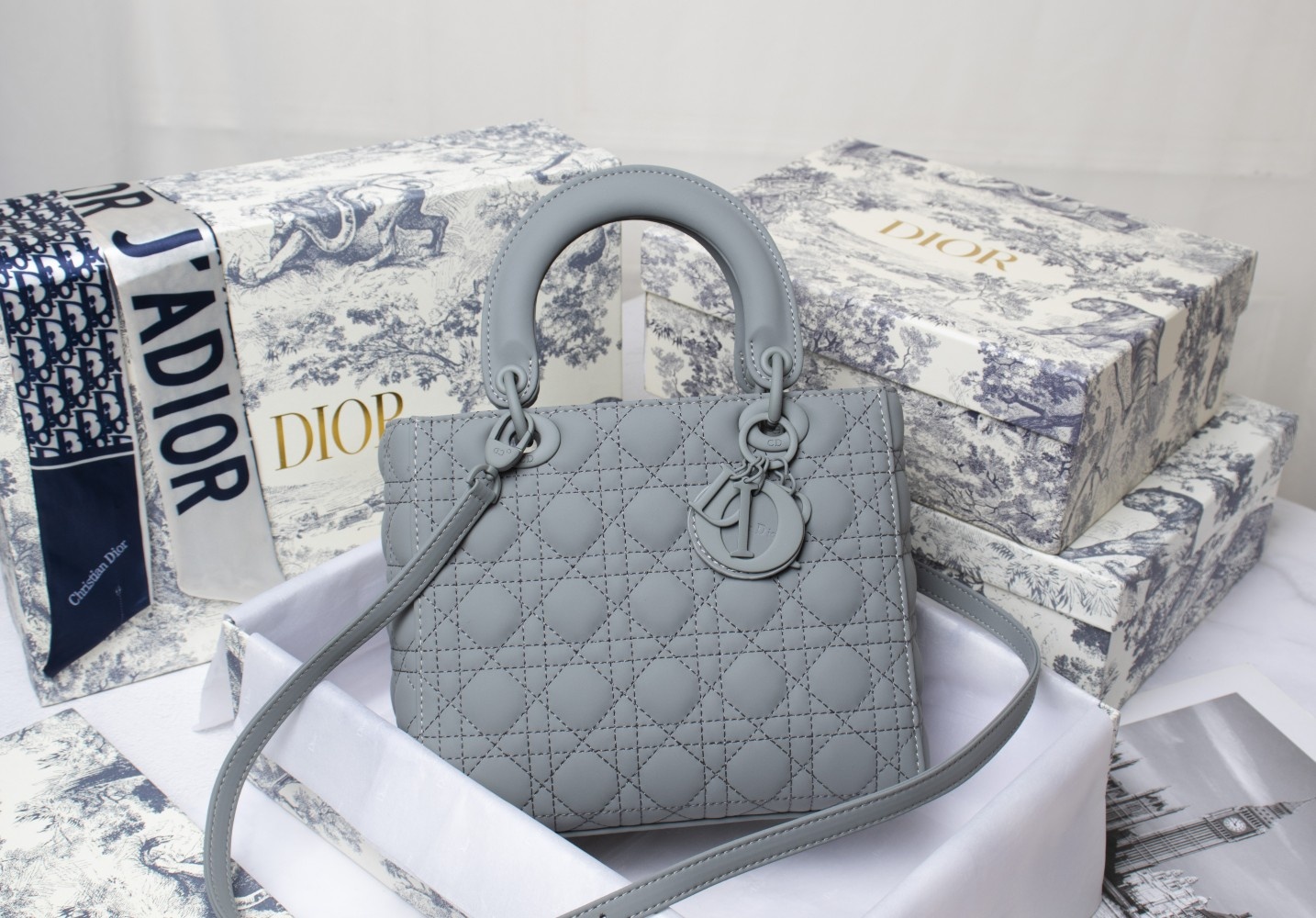 Dior lady bag 24cm CD 2022XB