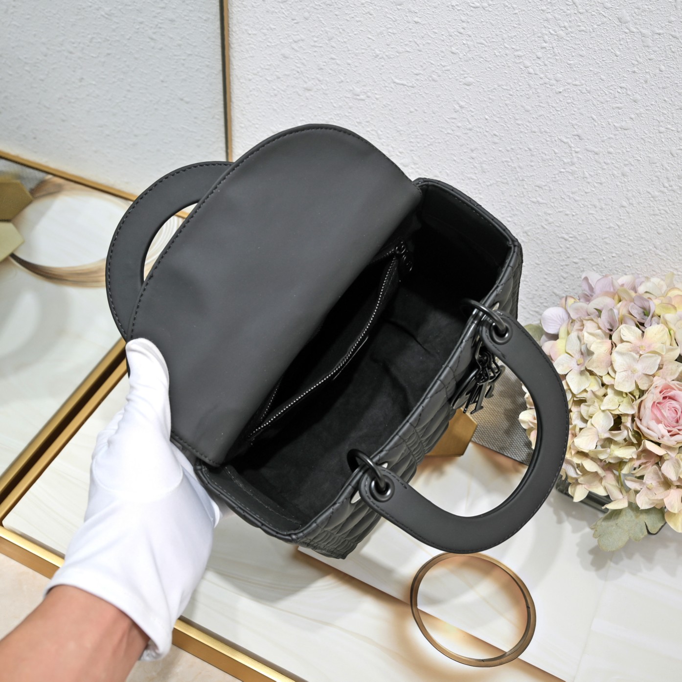 Medium Lady Dior Bag Black Matte 2022 LM071 24cm