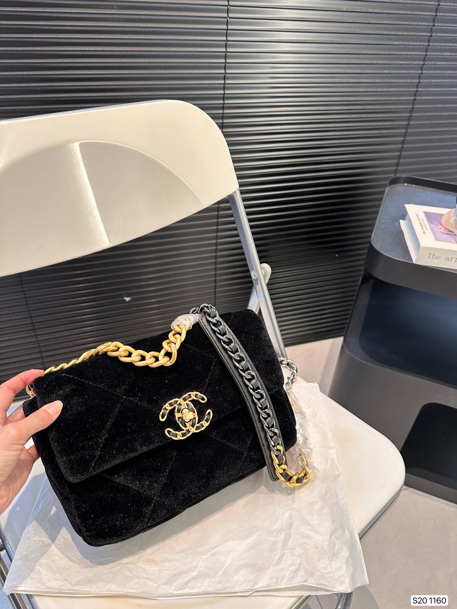 Chanel Shoulder Bag 1160 LLS561 25cm