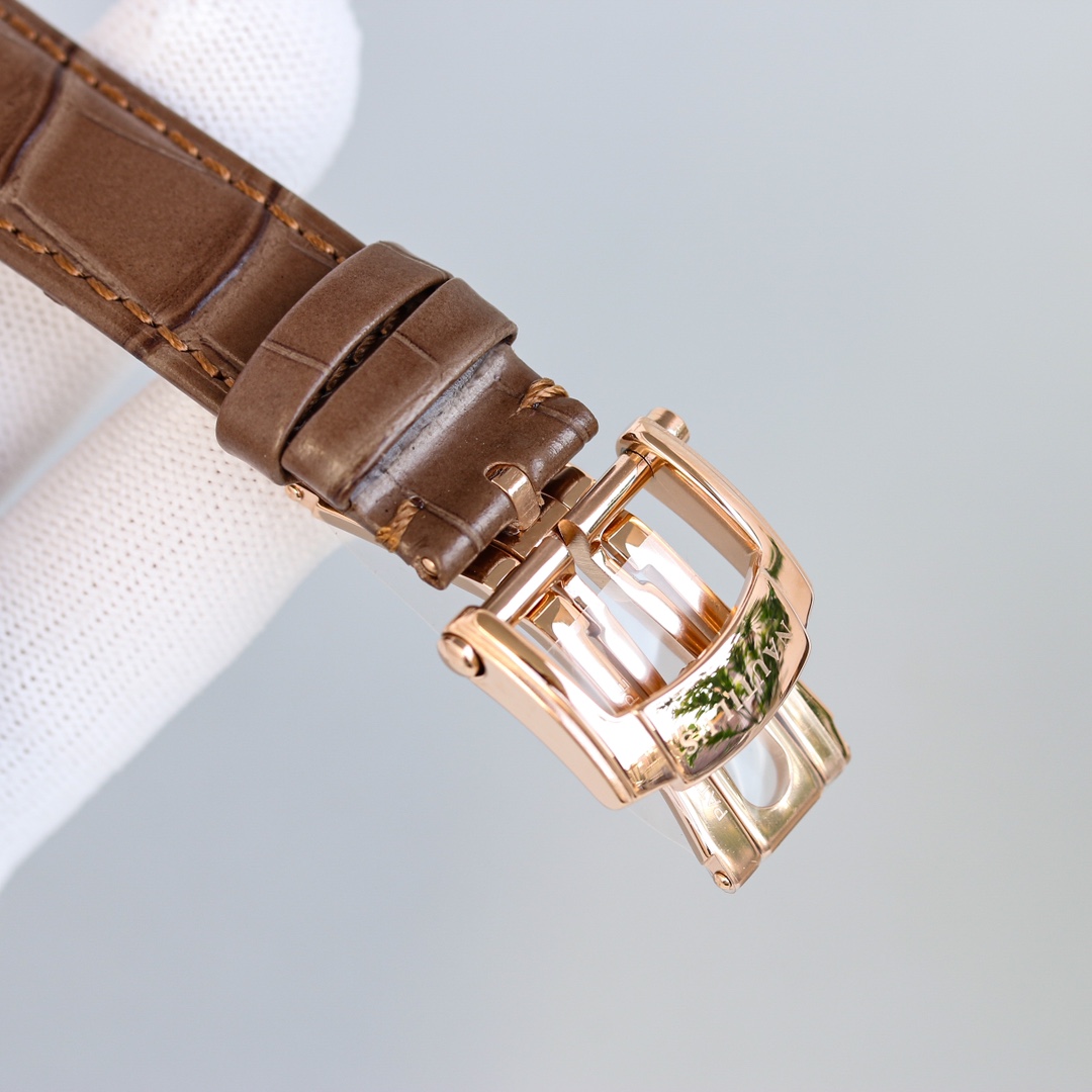 PATEK PHILIPPE NAUTILUS 7118 35.2mm