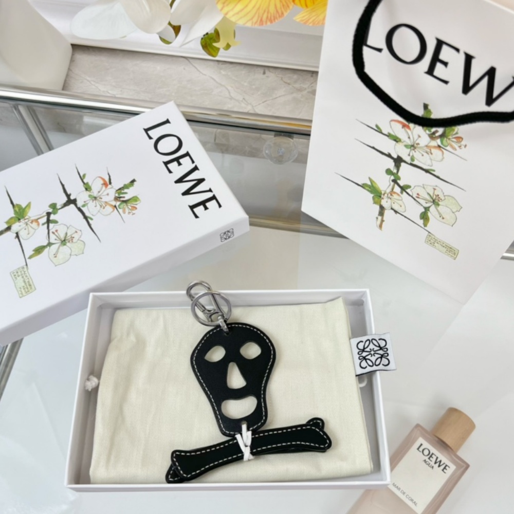 Loewe Key Chain Skulls Charm Imported Calfskin Keychain Pendant Accessories