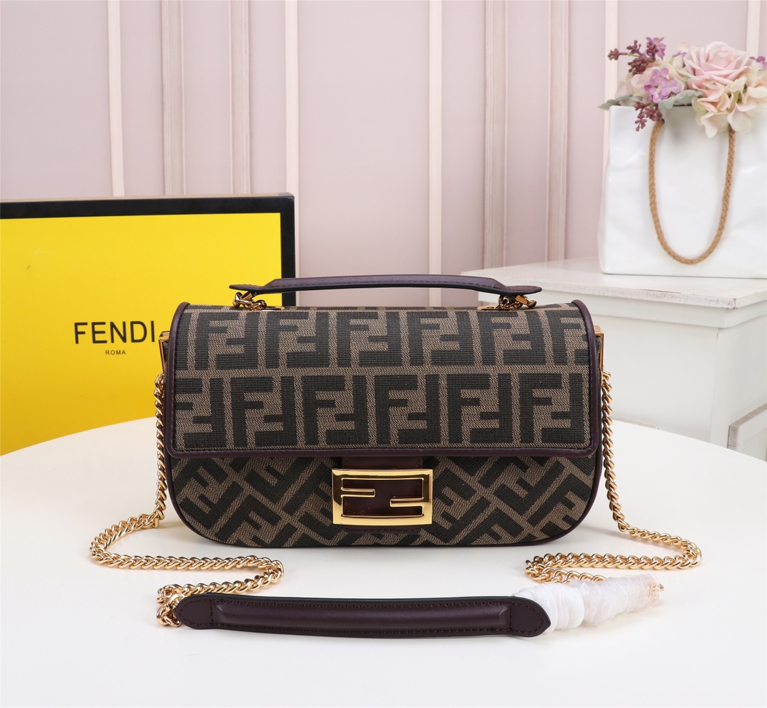 Fendi010JQE081 25x14x7cm