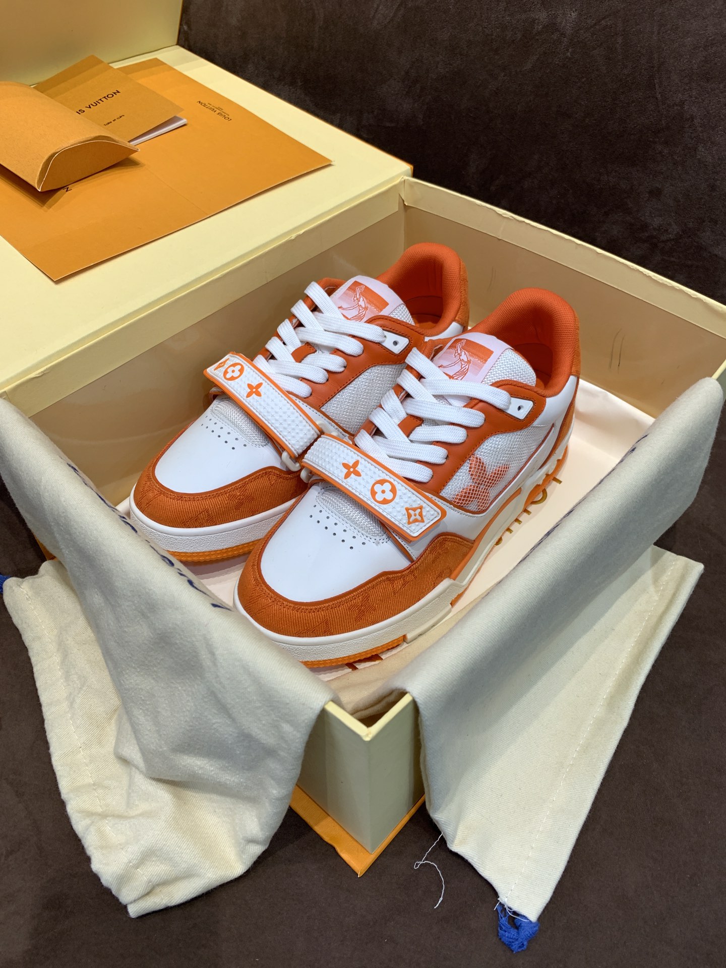 LV 003 Casual shoes XM 024