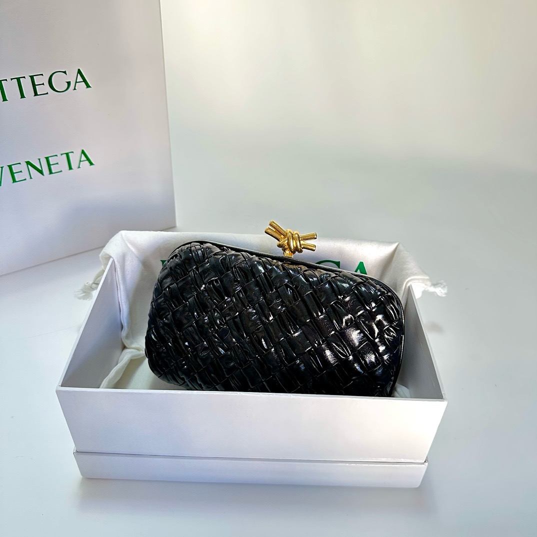 Bottega Veneta Shoulder Bag Ladies' Favorite