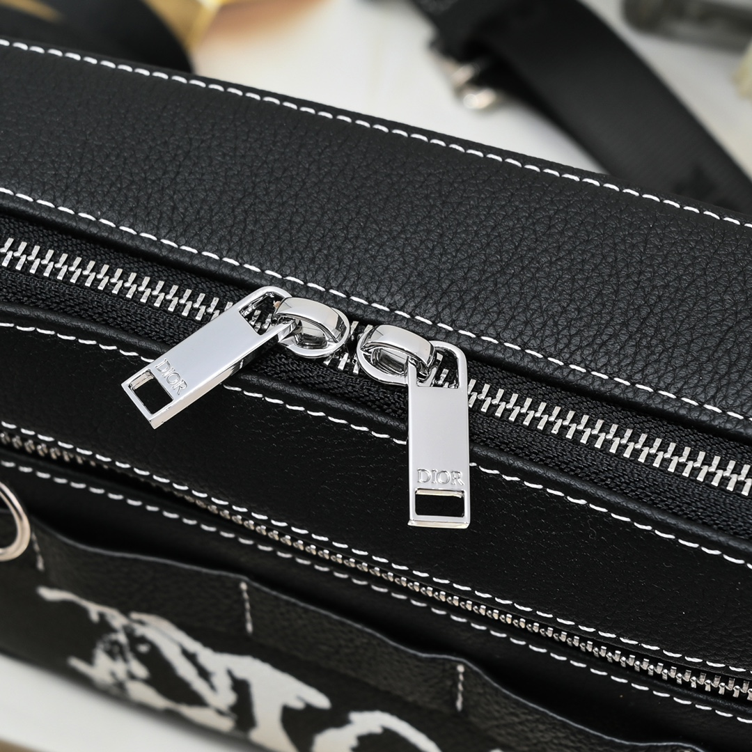 Dior Safari Messenger Bag 1050 XB022 22cm