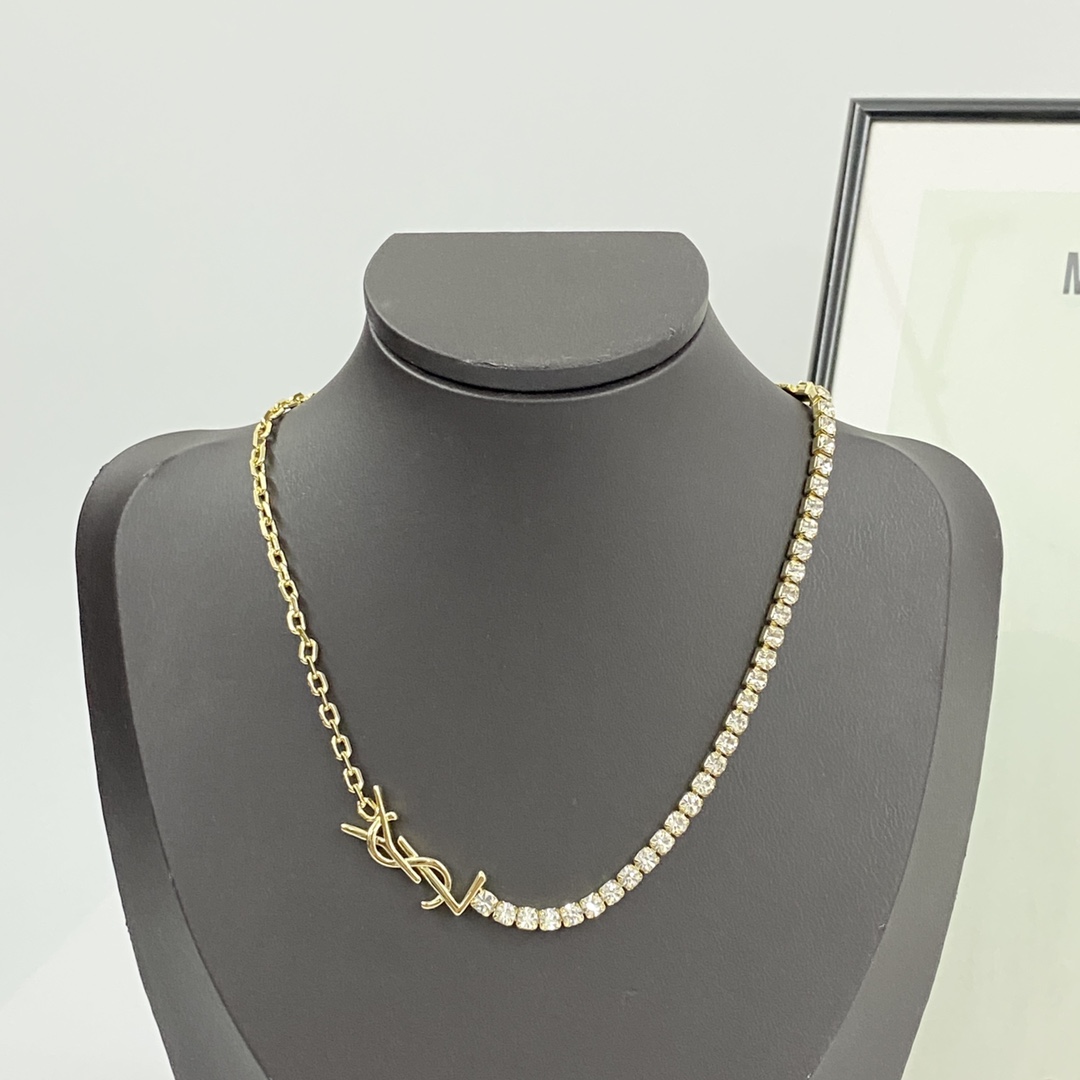 Saint Laurent Jewelry Necklace The collision between diamonds and chains is dotted with letters