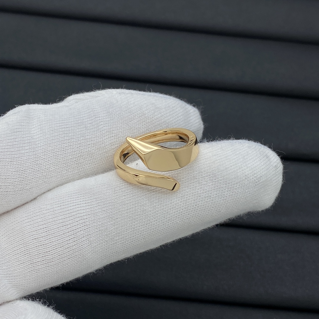 Prada Jewelry Rings Serpentine Fine Drill Design