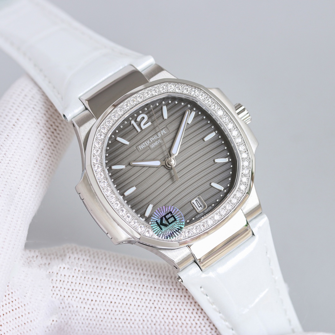 PATEK PHILIPPE NAUTILUS 7118 35.2mm