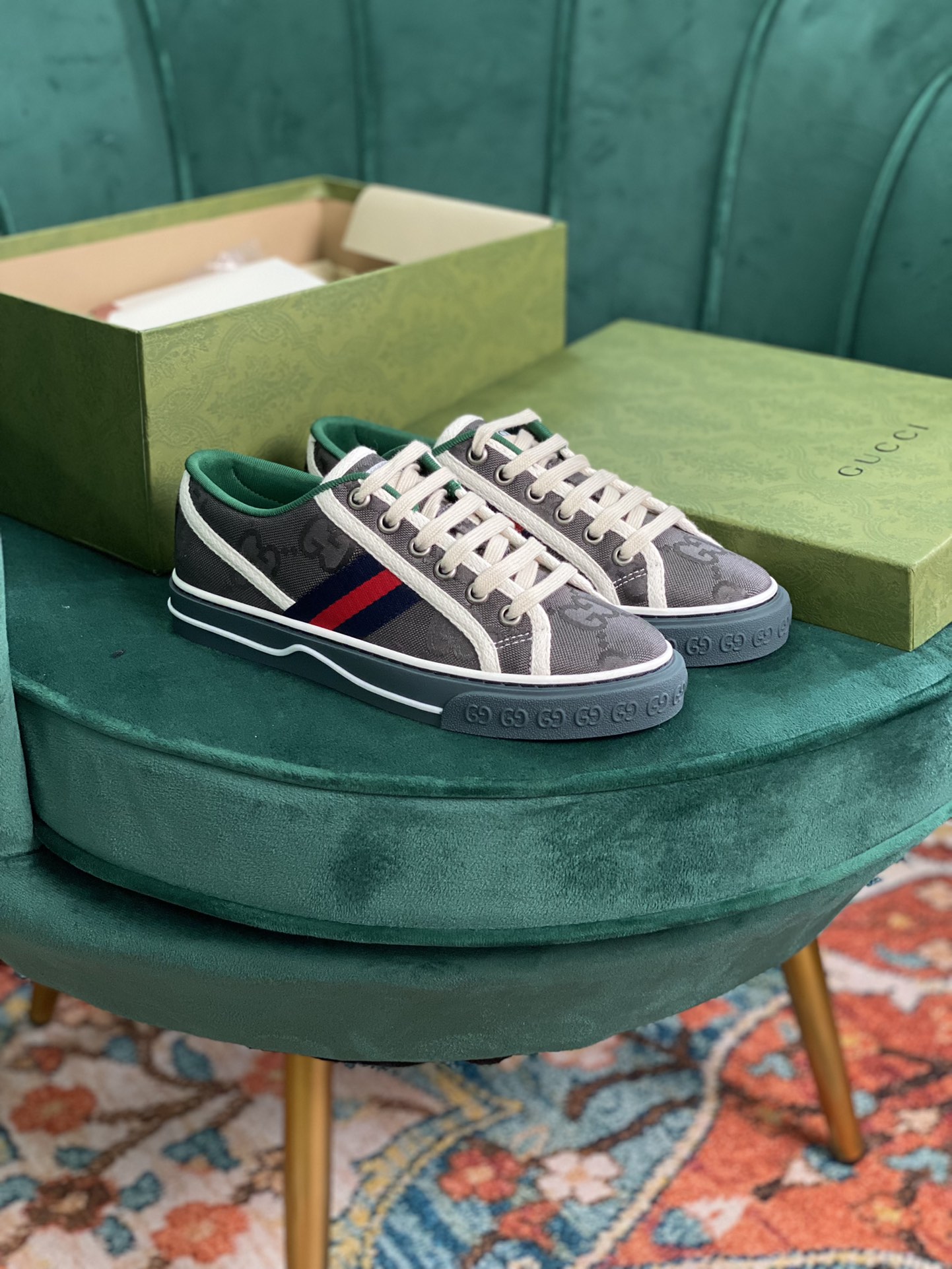 Gucci 018 Casual shoes XM062