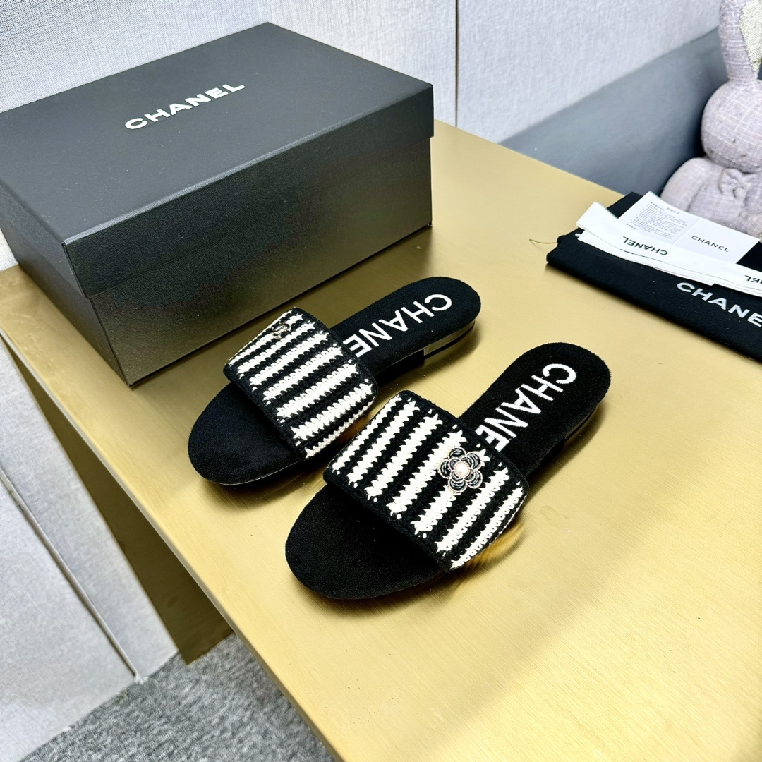 Chanel Shoes Ladies' runway slippers