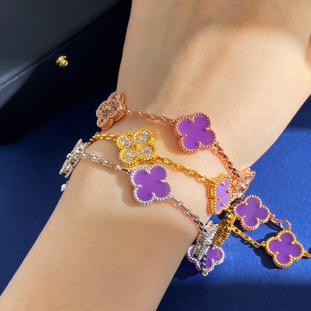 Van Cleef & Arpels Jewelry Bracelets  Full rhinestone four-leaf purple chalcedony five-flower bracelet