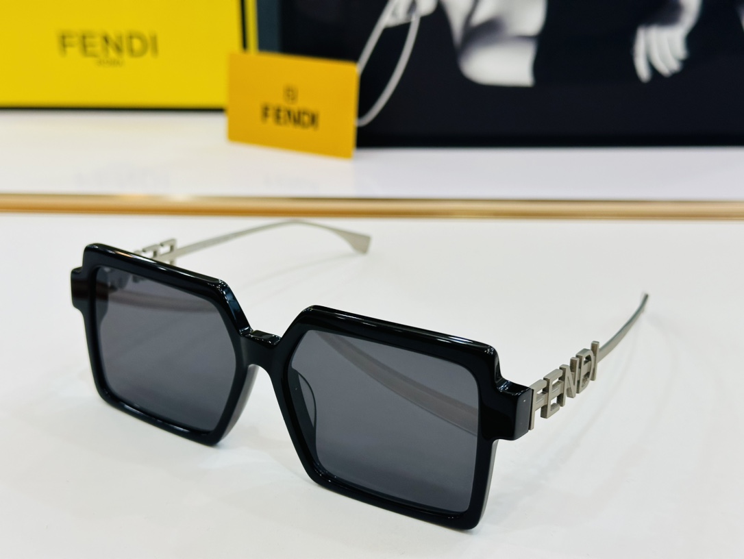 Fendi Sunglasses FF0796 SM051
